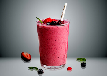 classic-berry-yogurt-smoothie